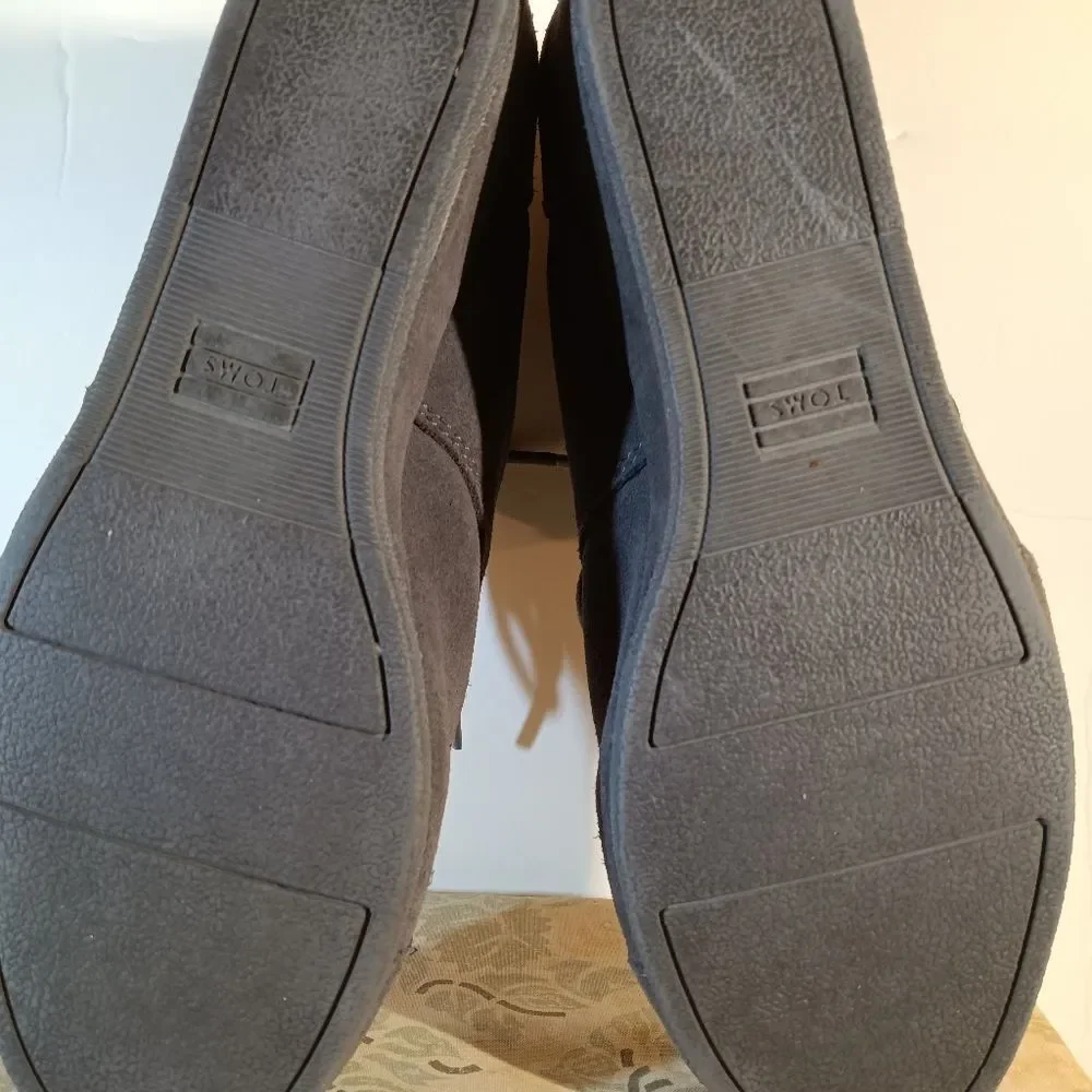 Toms Grey Suede Desert Wedge Bootie sz 4.5